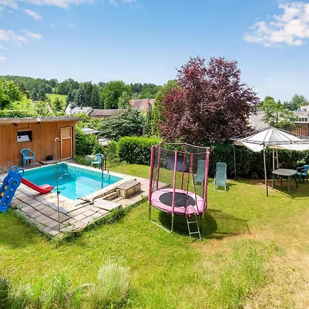 Apartment Mit Ruhigem Aufenthalt In Dresden, Cleaning Included *