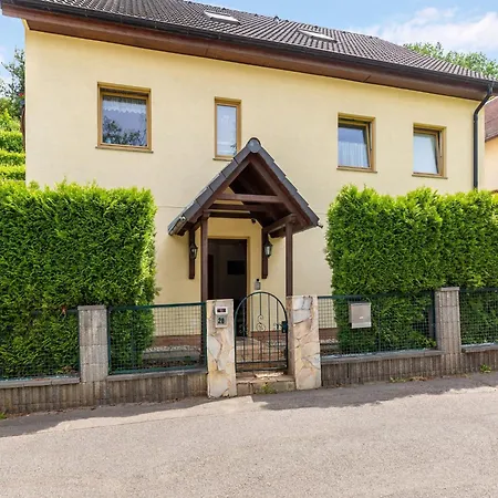 Mit Ruhigem Aufenthalt In Dresden, Cleaning Included Apartament Drezno