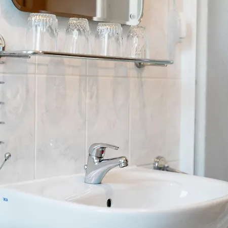 דירה Mit Ruhigem Aufenthalt In Dresden, Cleaning Included *