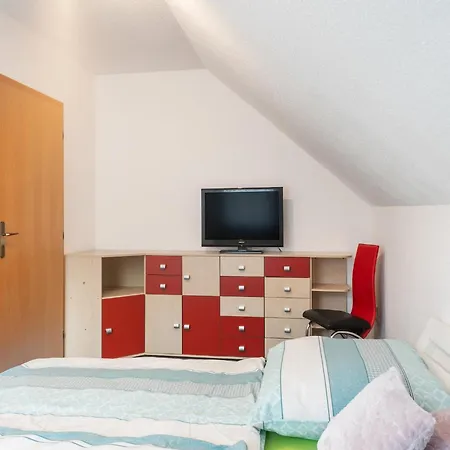 דירה Mit Ruhigem Aufenthalt In Dresden, Cleaning Included דרזדן